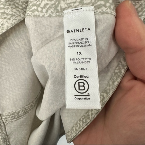 ATHLETA NWT Zuma Collared Printed Top, Size 1X, Viper Gray - Picture 8 of 8